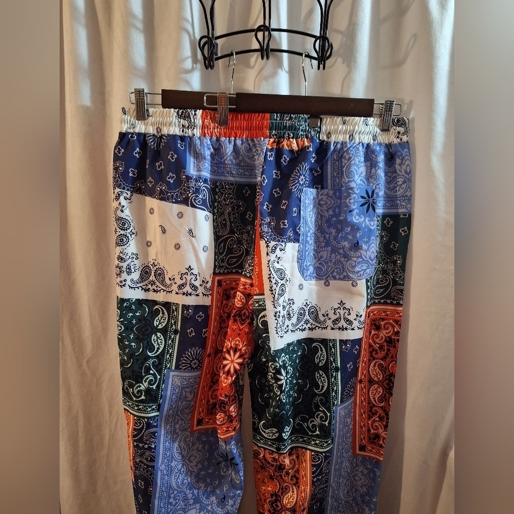 Colorful Bandana Print Pants - Picture 5 of 6
